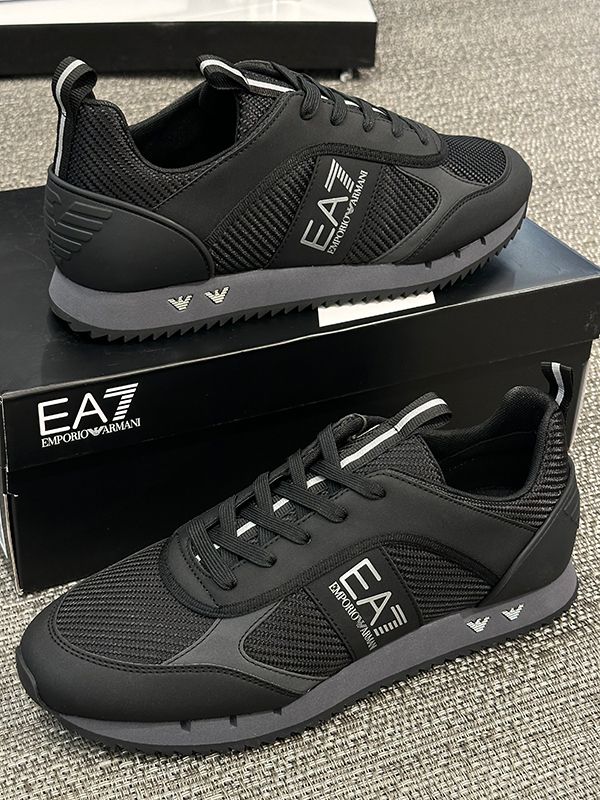 Armani EA7 - Sneakers - Zwart