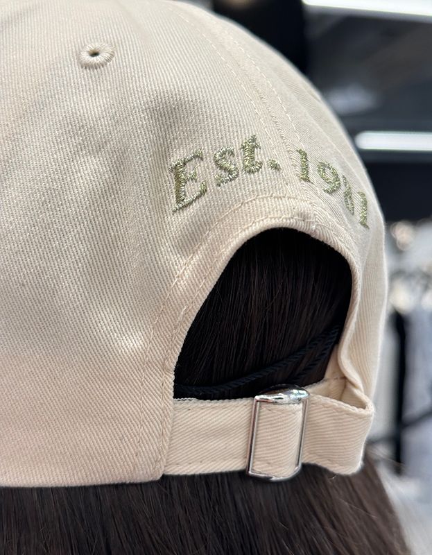 Guess - Claudie Cap - Beige