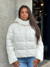 Guess - New Daisy Crop Logo Puffer - Wit