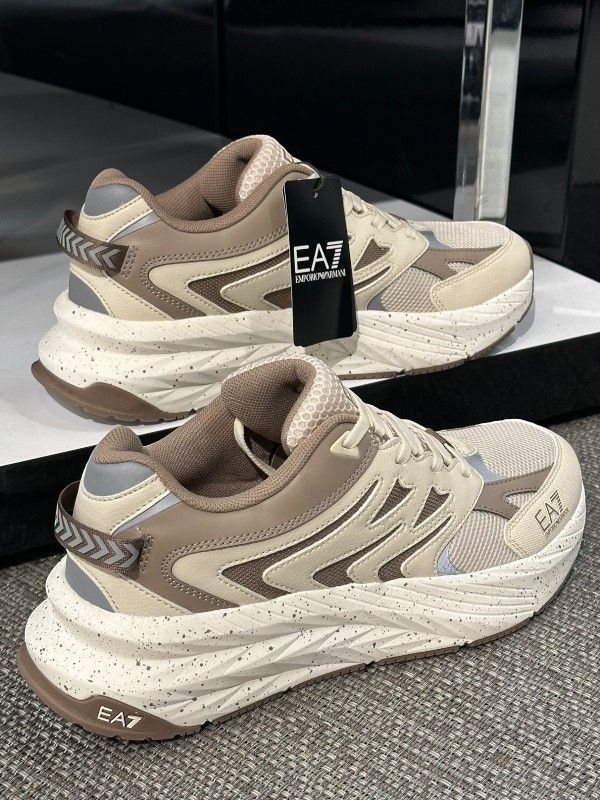 Armani EA7 - Sneakers - Beige