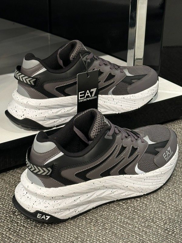 Armani EA7 - Sneakers - Grijs