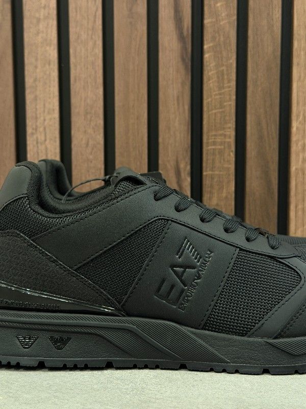 Armani EA7 - Sneakers - Zwart