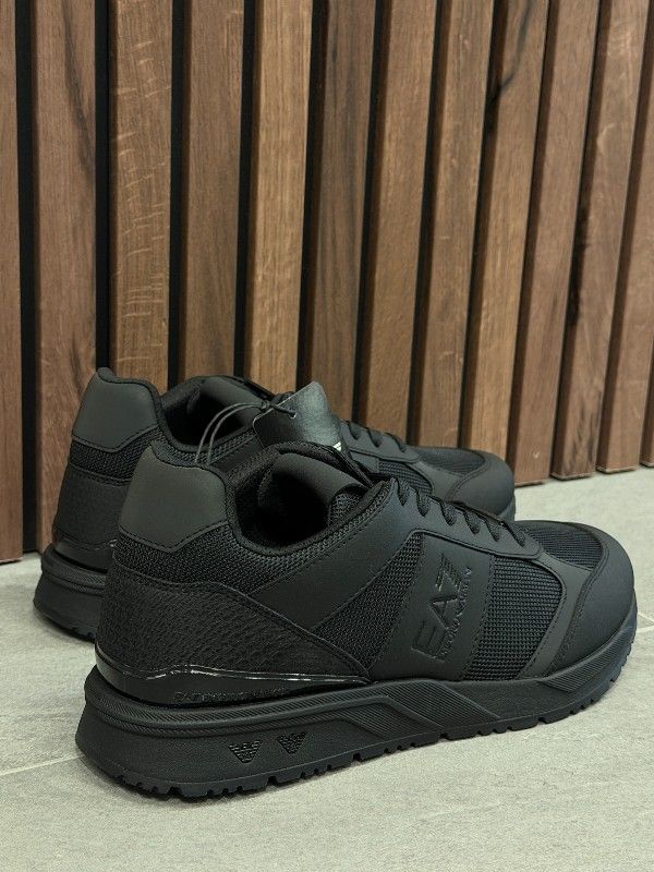 Armani EA7 - Sneakers - Zwart
