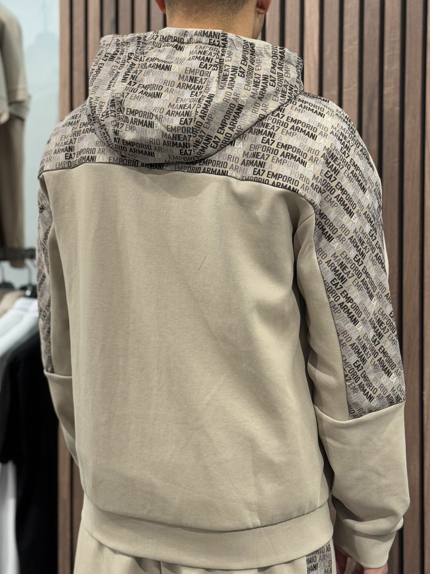 Armani EA7 - Sweatshirt - Beige
