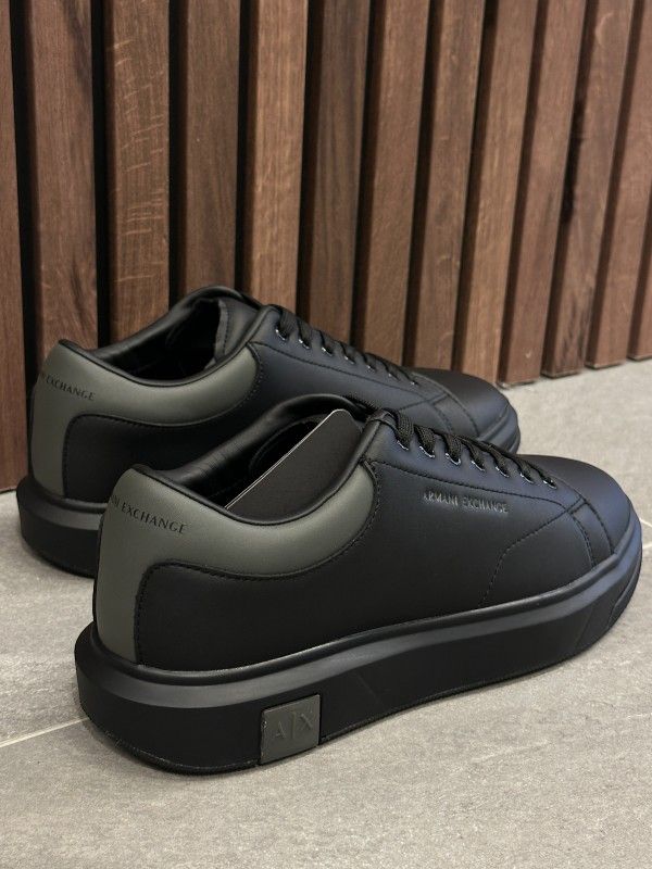 Armani Exchange - Sneakers - Zwart