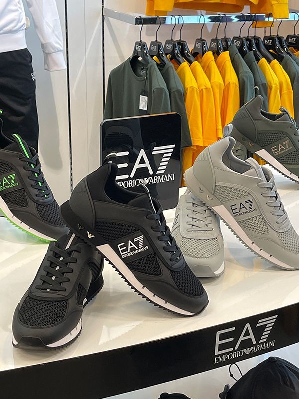 Armani EA7 - Sneakers - Zwart