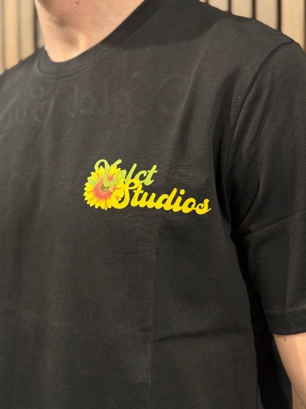 Explicit - Flowers Tee - Zwart