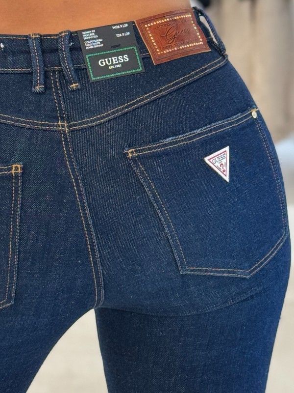 Guess - 1981 Exposed Button - Blauw