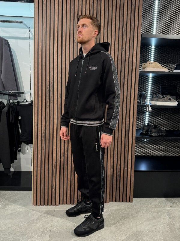 Guess Active - Finlo Zipped Hoodie - Zwart