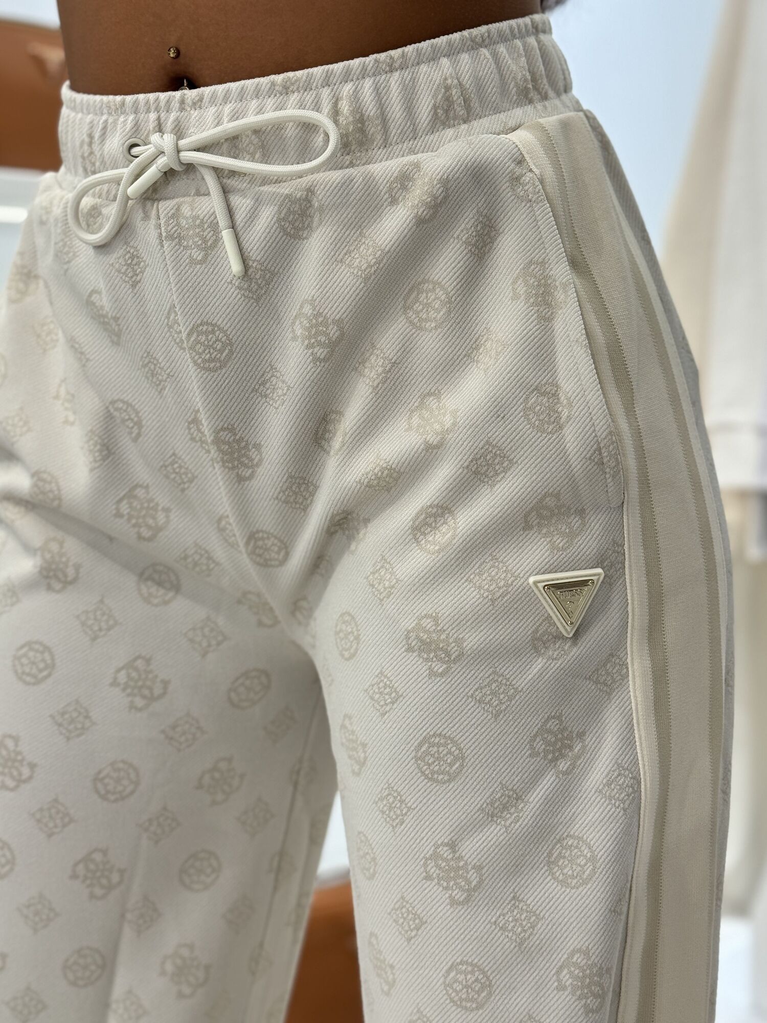 Guess Active - Peony Taped Straight Long Pant - Beige