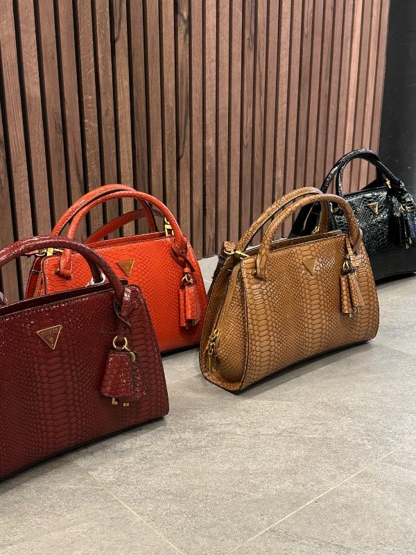 Guess - Annita Girlfriend Satchel - Rood