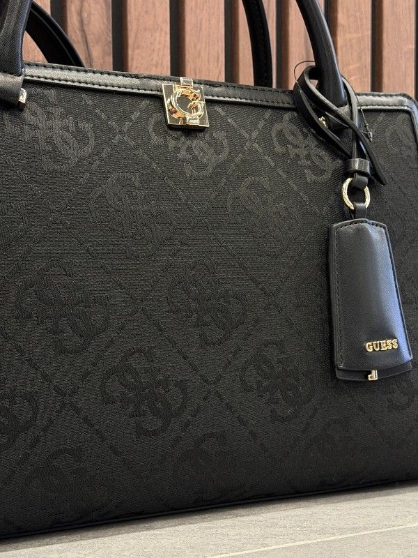 Guess - Audrey Logo Girlfriend Satchel - Zwart