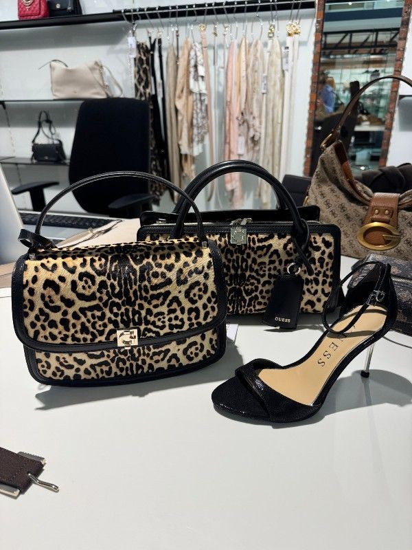 Guess - Audrey Sml Girlfriend Satchel - Bruin