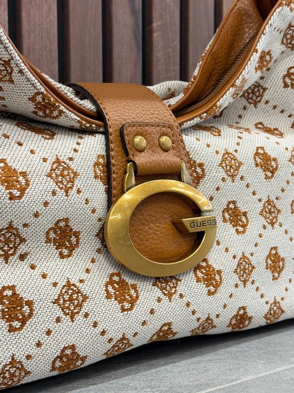 Guess - Camden Shoulder Bag - Bruin