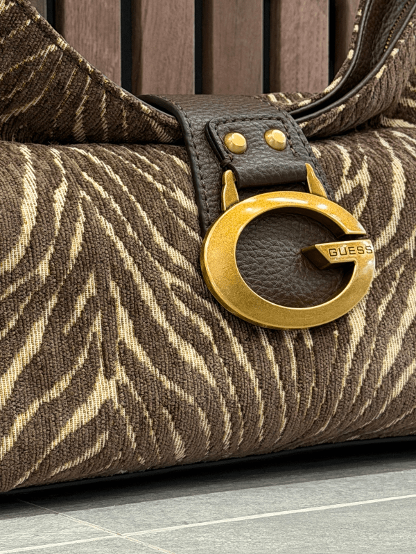 Guess - Camden Shoulder Bag - Bruin