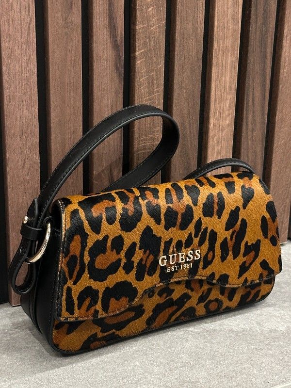 Guess - Domitilla Shoulder Bag - Bruin