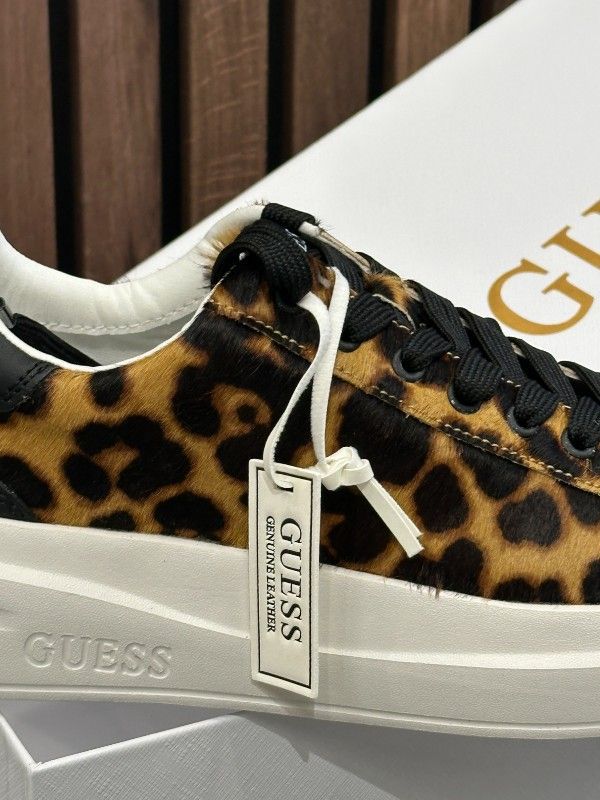 Guess - Elbina8 - Bruin