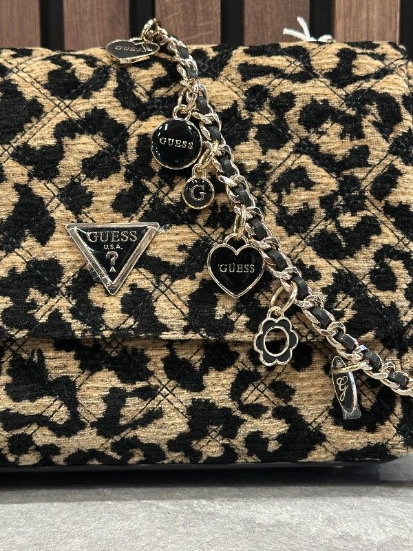Guess - Giully II 2 Comp Cnvrtble Flap - Bruin