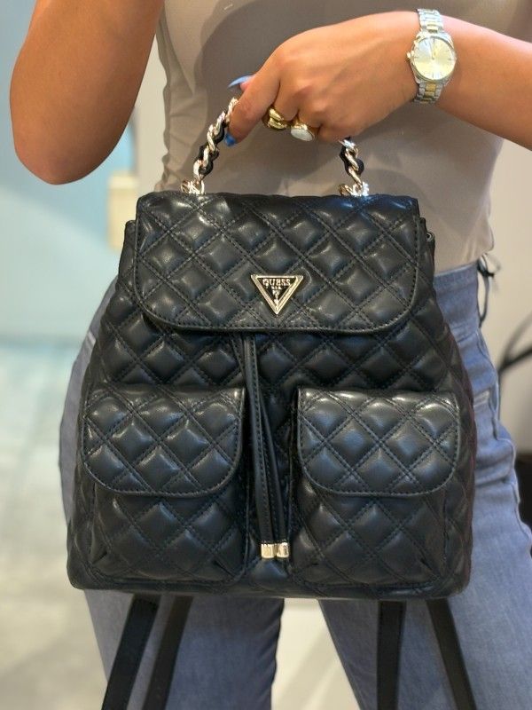 Guess - Giully II Flap Backpack - Zwart