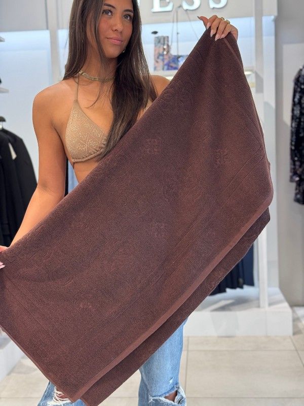 Guess - Guess Logo All Over Towel - Bruin