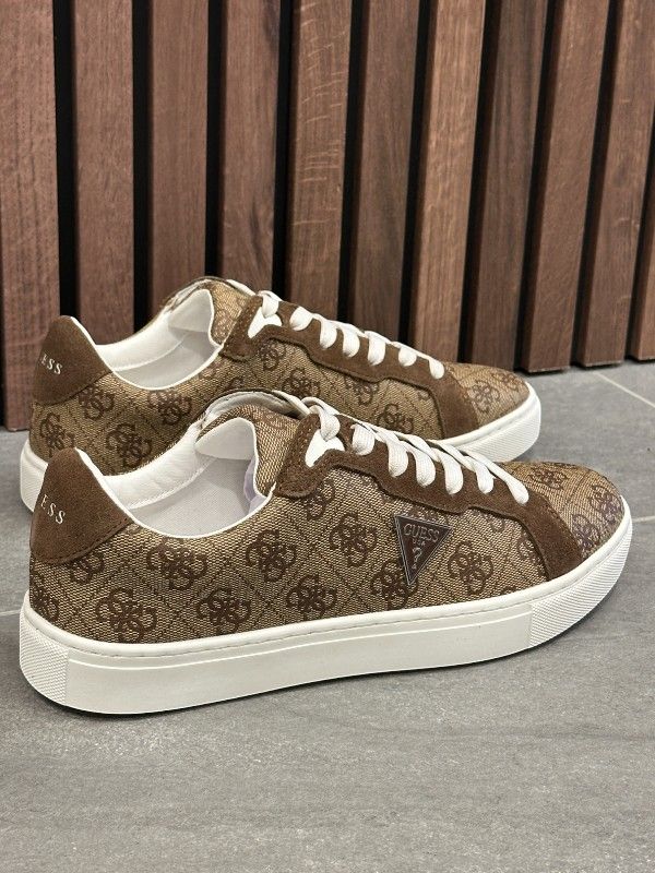 Guess - Tobi3 - Bruin