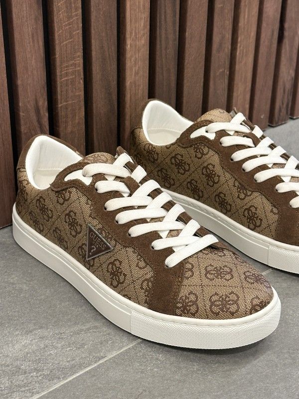 Guess - Tobi3 - Bruin