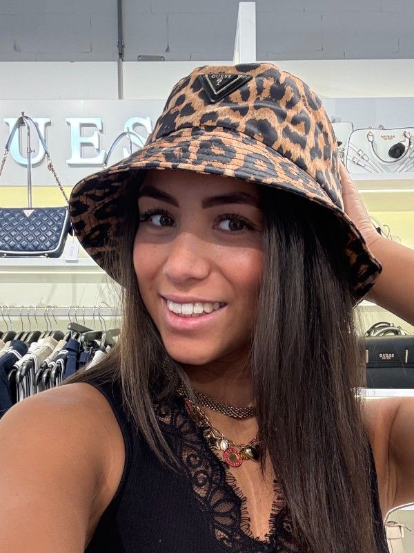 Guess - Rain Hat - Bruin