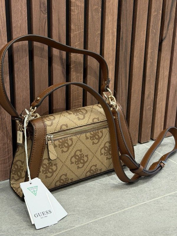 Guess - Karnilla Logo Flap Shldr Bag - Bruin