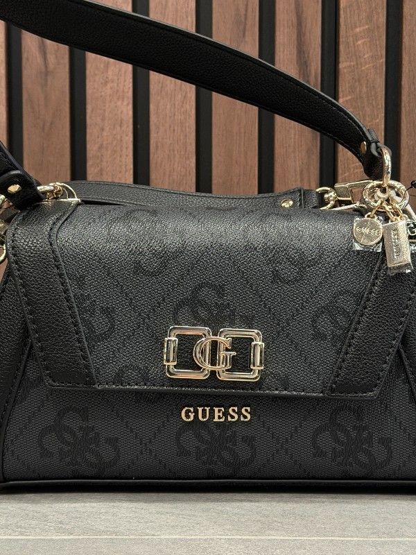 Guess - Karnilla Logo Flap Shldr Bag - Zwart