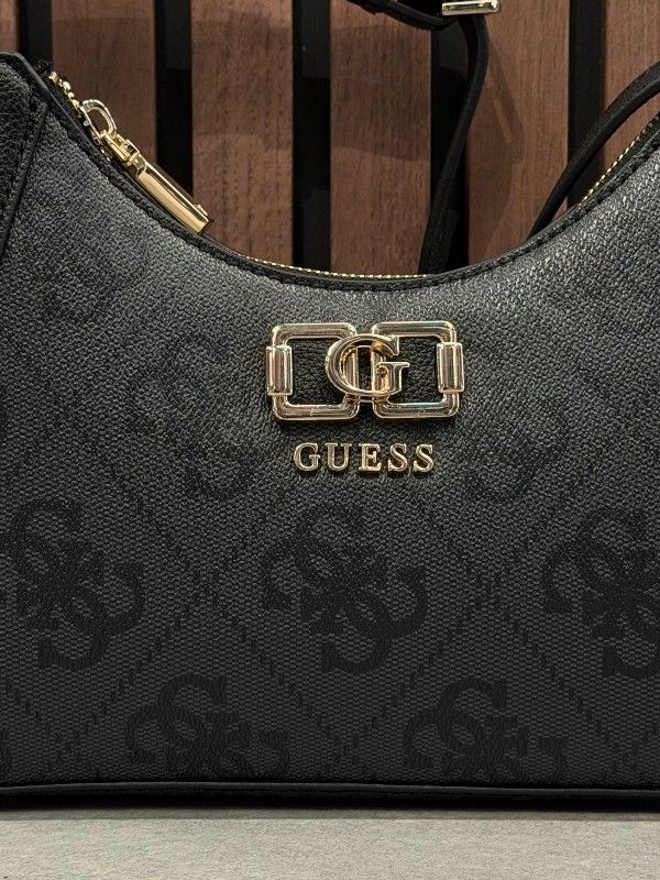Guess - Karnilla Logo Shoulder Bag - Zwart