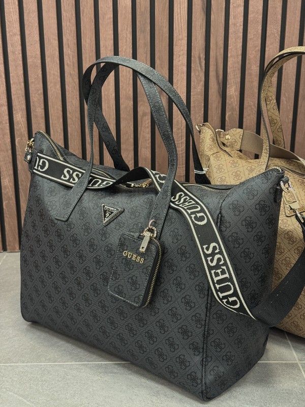 Guess - Latona Travel - Zwart