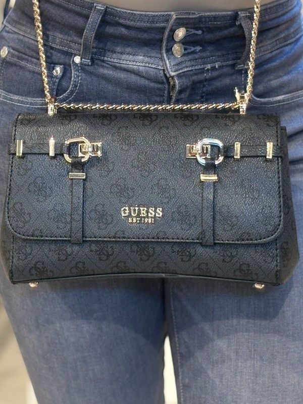 Guess - Leona Logo Convrtbl Xbody Flap - Zwart