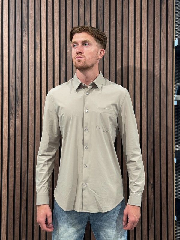 Guess - Ls Sunset Tech Shirt - Groen