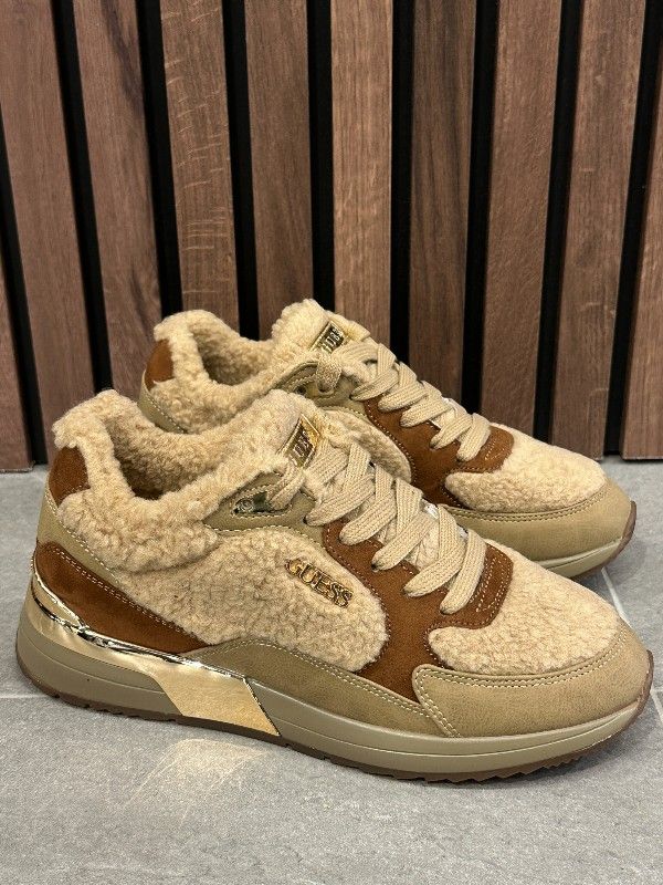 Guess - Moxea17 - Bruin