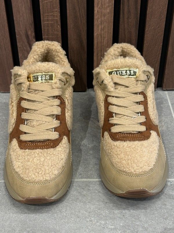 Guess - Moxea17 - Bruin