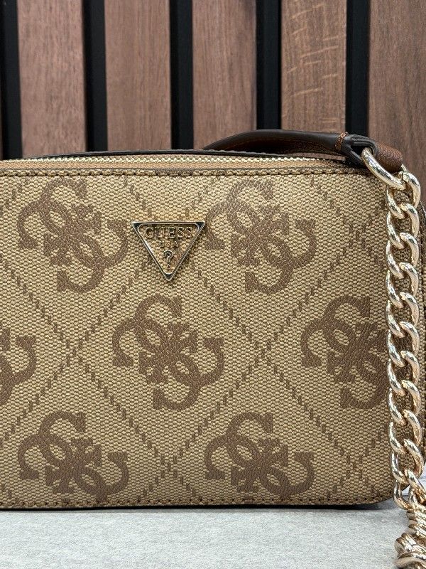 Guess - Noelle II Crossbody Camera - Bruin
