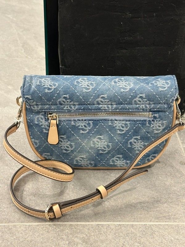 Guess - Cerelia Flap Shoulder Bag - Blauw