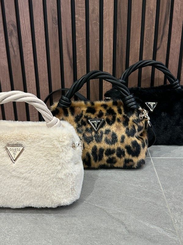 Guess - Shaida Top Handle Crossbody - Zwart