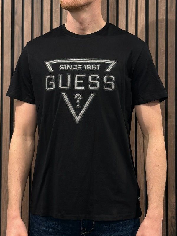 Guess - Ss Bsc Painted Triangle Tee - Zwart