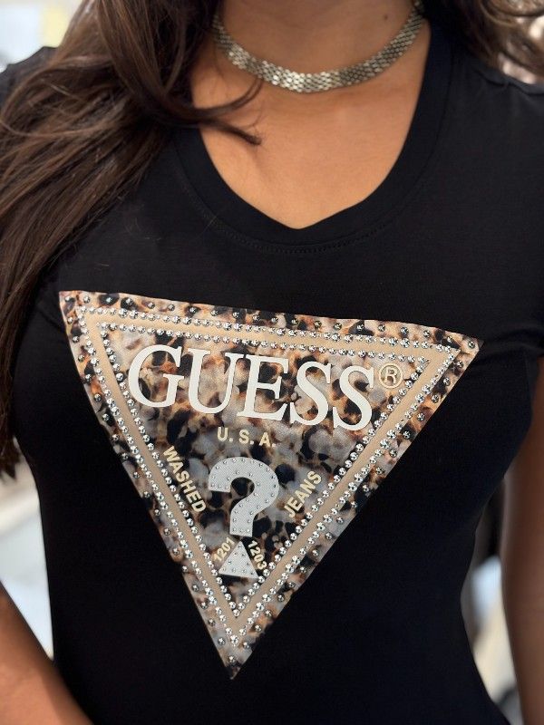 Guess - Ss Cn Leo Triangle Tee - Zwart