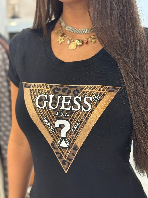 Guess - Ss Cn Leo Triangle Tee - Zwart