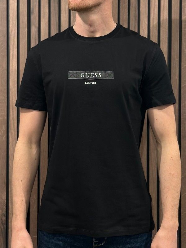 Guess - Ss Cn Logo Box Tee - Zwart