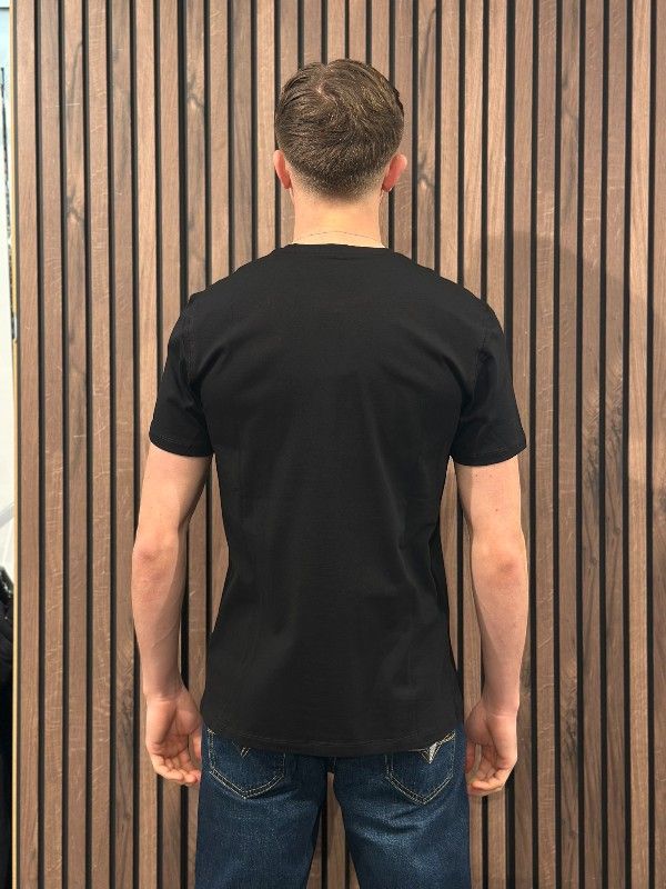 Guess - Ss Cn Logo Box Tee - Zwart