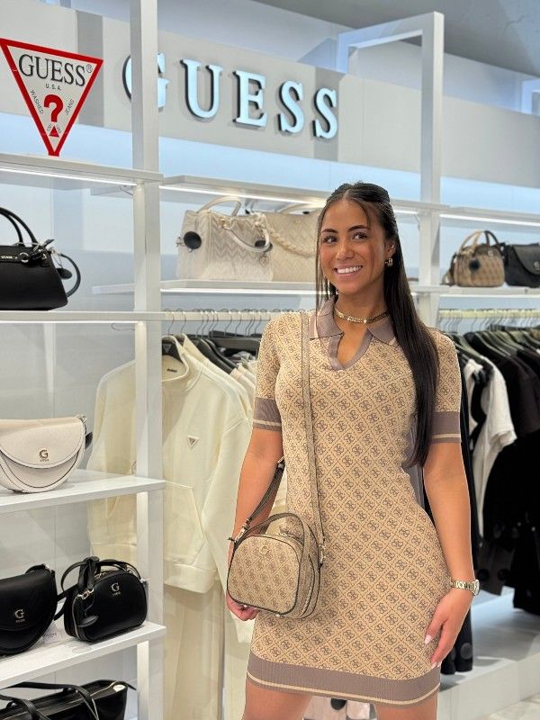 Guess - SS Lise 4G Logo Polo STWR Dress - Bruin