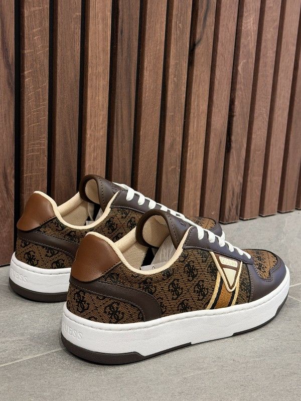 Guess - Vadik - Bruin