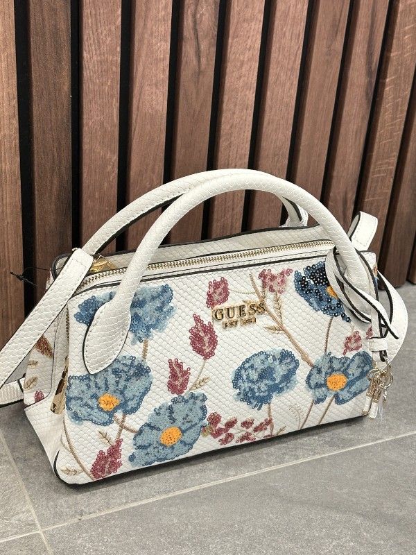 Guess - Zaria Small Girlfriend Satchel - Wit