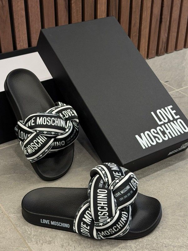 Moschino - Slippers - Zwart