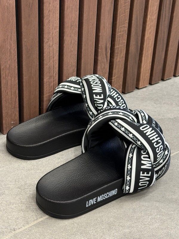 Moschino - Slippers - Zwart