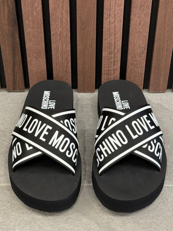 Moschino - Slippers - Zwart