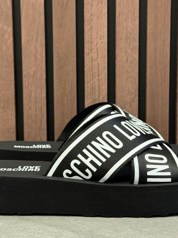 Moschino - Slippers - Zwart